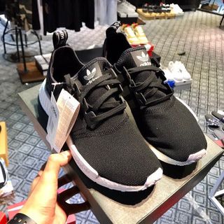giày sneaker xr1 11 sale