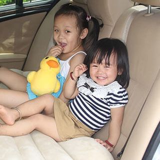Đệm hơi ô tô – Giường hơi tiện ích cho ô tô