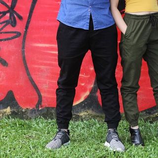 quần jogger kaki