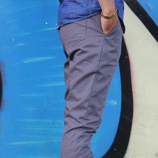 quần jogger kaki