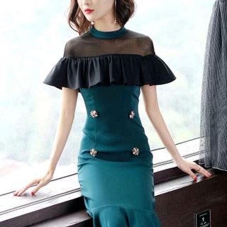Đầm Body Cổ Bèo