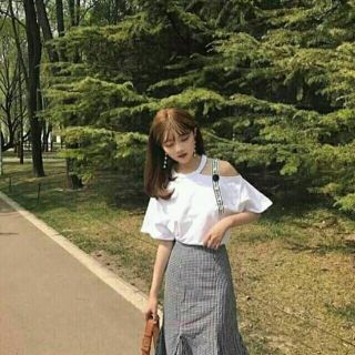 áo trẽ vai choker kèm ảnh chụp