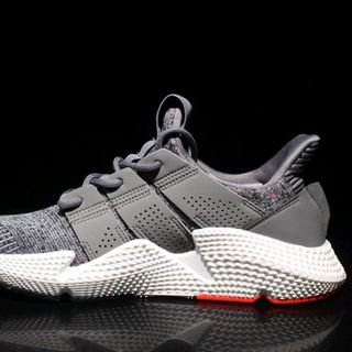 Giày Sneaker