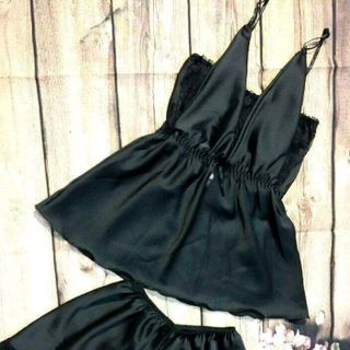 Bộ đồ satin lụa