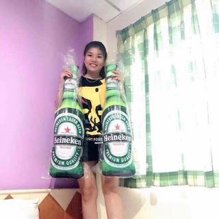 Gối ôm hình chai bia Heineken độc đáo