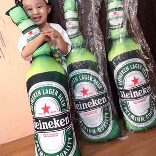 Gối ôm hình chai bia Heineken độc đáo