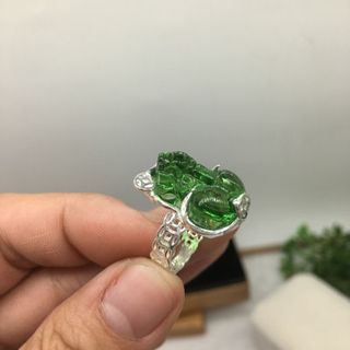 Nhẫn Kim tiền Tù hưu bạc ta