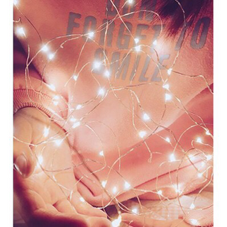 Dây đèn Fairy Light đom đóm chipsbling 5 mét dùng pin vàng nắng
