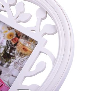 Khung ảnh hình trái tim màu trắng tường