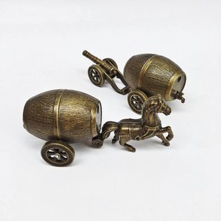BẬT LỬA HÌNH XE NGỰA VÀ THÙNG RƯỢU XE ĐẠI BÁC VÀ THÙNG RƯỢU