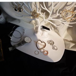 kHUNG TREO TRANG SỨC NHÁNH CÂY TIỆN ÍCH