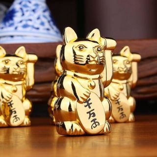 BẬT LỬA HÌNH MÈO MAY MẮN