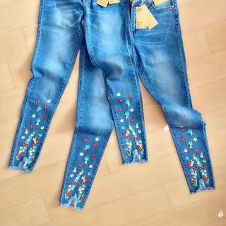 quần jane thêu hoa chất jaen cooton thun giãn nhẹ size S M L GIÁ SỈ ODER 150K GIÁ SỈ THEO RI 135K GIÁ SỈ NGUYÊN CÂY 120K