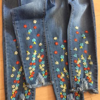 quần jane thêu hoa chất jaen cooton thun giãn nhẹ size S M L GIÁ SỈ ODER 150K GIÁ SỈ THEO RI 135K GIÁ SỈ NGUYÊN CÂY 120K
