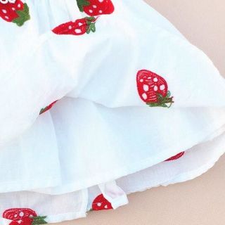 váy thêu quả dâu