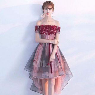 ĐẦM XÒE ĐUÔI TÔM TRỄ VAI