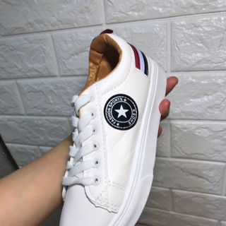 giầy sneakers thể thao