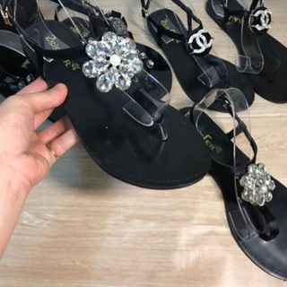 sandal đá kẹp