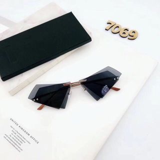 Mắt kính thời trang giá sỉ