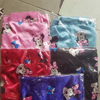 Bán buôn bộ pijama chất liệu phi bóng