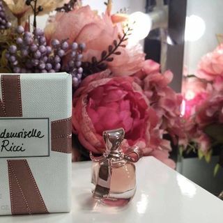 Nước hoa nữ mini Nina Ricci Mademoiselle Ricci EDP 4mL