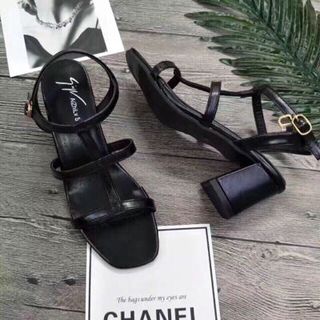 giày sandal got vuông rọ