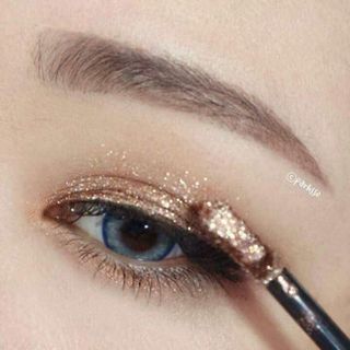 PHẤN NHŨ MẮT 6 MÀU STILA