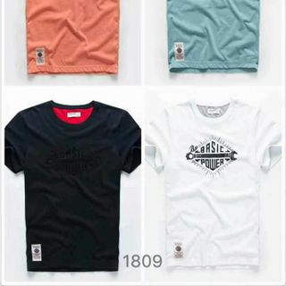 Áo phông in hình ngực