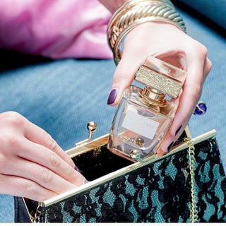 Nước hoa nữ Oriflame 31816 Giordani Gold Essenza Parfum