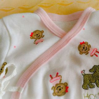 Áo cột chéo tay ngắn bé sơ sinh