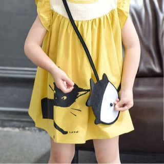 đầm suôn màu vàng hình con mèo