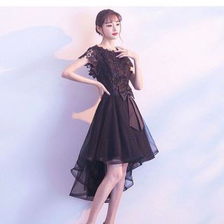 ĐẦM XÒE ĐUÔI TÔM REN THÊU MÀU ĐEN