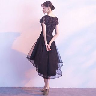 ĐẦM XÒE ĐUÔI TÔM REN THÊU MÀU ĐEN