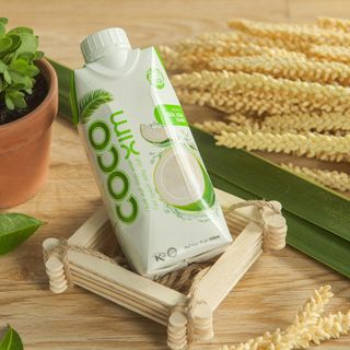 Thùng 12 hộp nước dừa Cocoxim Xanh 330ml
