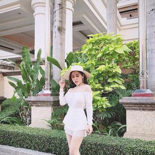 Set áo trễ vai váy suông phối ren mi