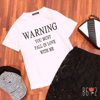 Set áo thun WARNING chân váy ren