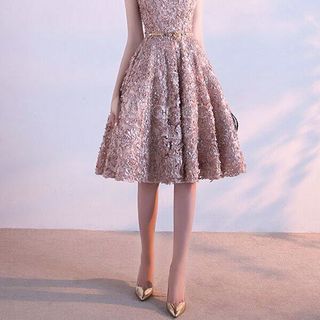 ĐẦM XÒE REN BÔNG TAY CON