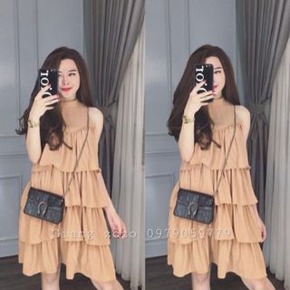Váy tầng sát nách