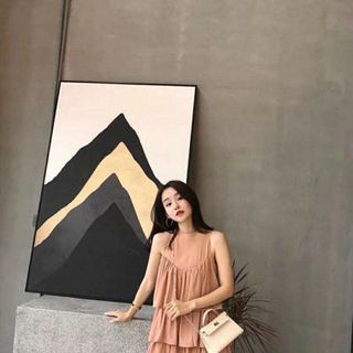 Váy tầng sát nách