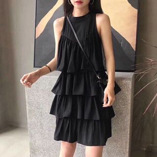 Váy tầng sát nách
