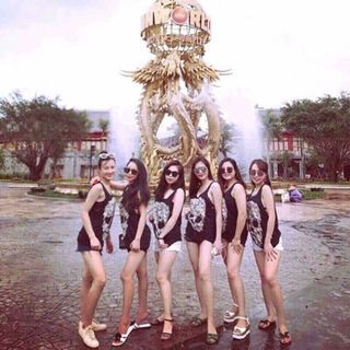 Áo thun dáng rộng in hình