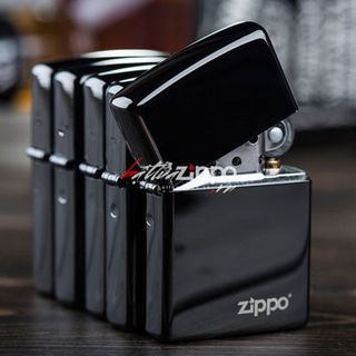 Zippo Đen Bóng Logo