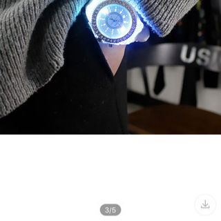 đồng hồ Led 7 màu