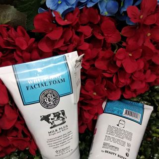 Sữa rửa mặt Milk Plus