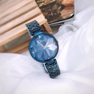 đồng hồ màu tím và xanh hot trend