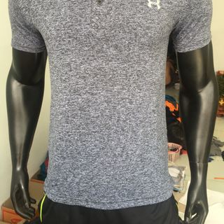 Áo thun nam Under Armour có cổ