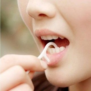 Tăm chỉ nha khoa ORALTANA Hộp nhựa 50 cái