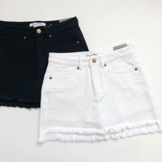 bao gồm tất cả các mẫu jeans chất liệu co giãn ko phai màu
