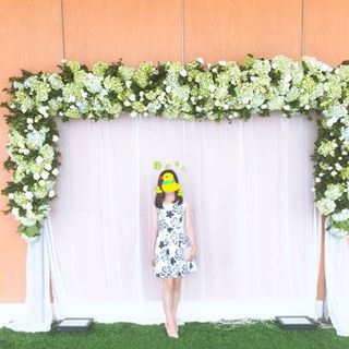 đầm xoè hoa trắng đen