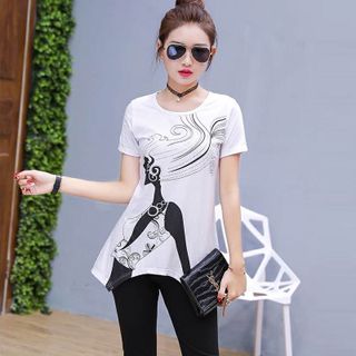 Set bộ lửng trắng form dài cô gái